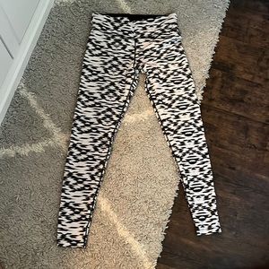 VS Pink Yoga Warm Leggings